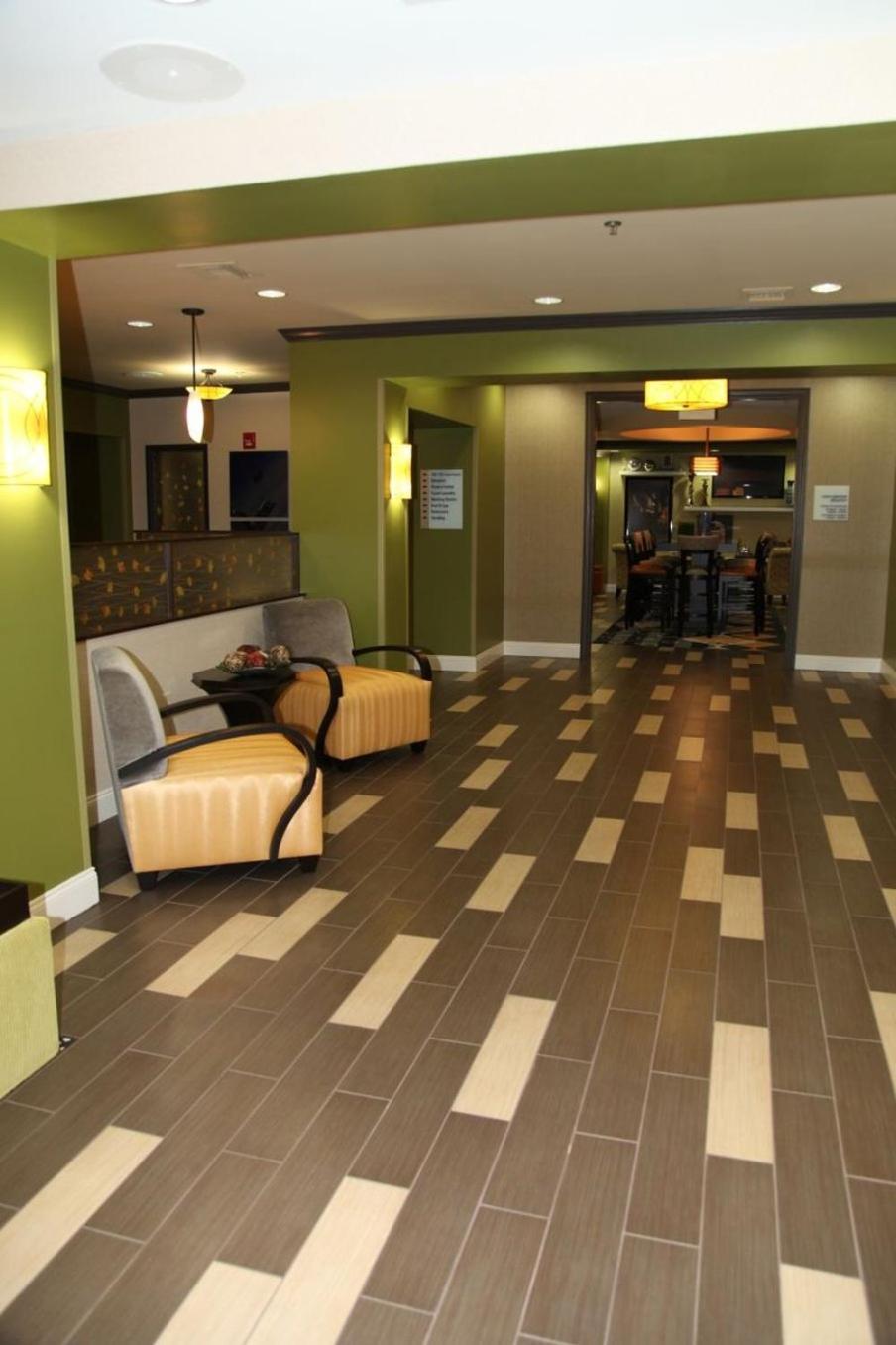 Holiday Inn Express & Suites - Huntsville Airport By Ihg Madison Bagian luar foto