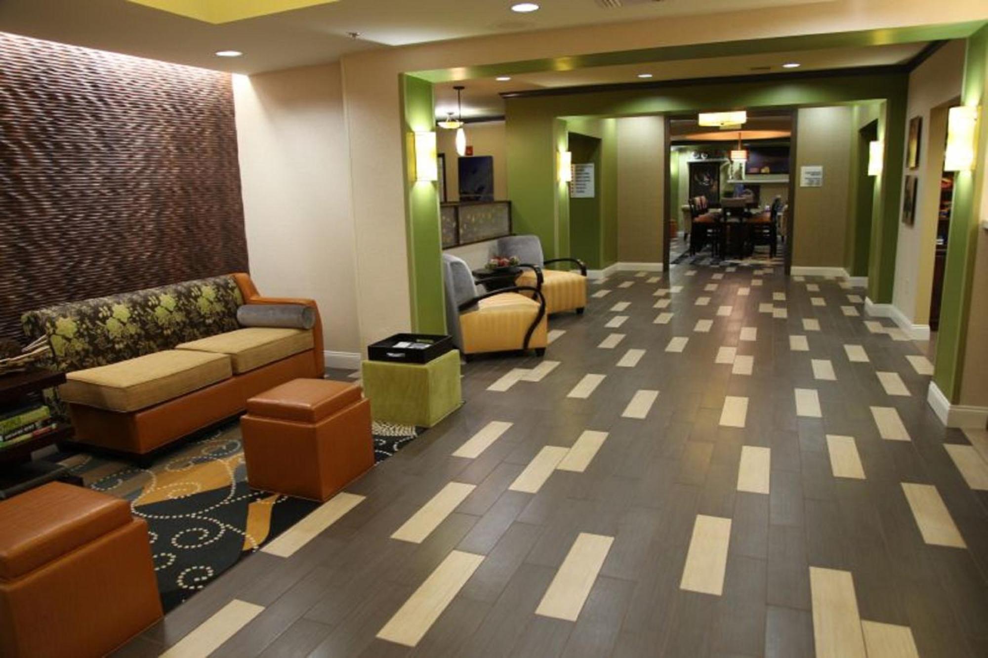 Holiday Inn Express & Suites - Huntsville Airport By Ihg Madison Bagian luar foto